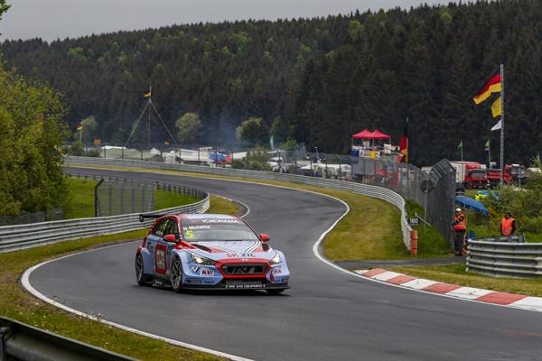 Nonostante un ottimo passo, alcuni problemi per BRC Racing Team al Nürburgring